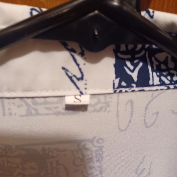 Script Print Button-Up Shirt - Picture 2 of 6